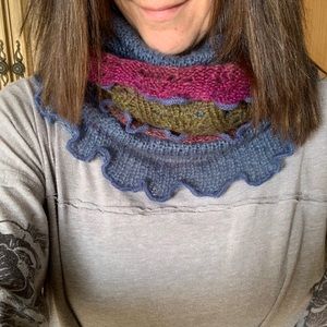 2/$10 NWT Candies Teal Pink PullOver Sweater Scarf